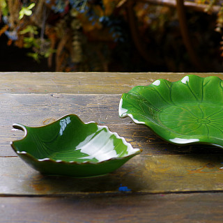 Plate GREEN 31.5x23x7.5 cm (ceramic)