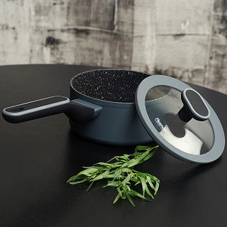 Sauce pan with lid 16x7.9 cm / 1.4 l Laura