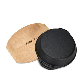 Ketaus keptuvė 19 cm ant medinio stovo Ketaus keptuvė 19 cm ant medinio stovo