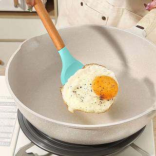 Silikoninė mentelė 35,5 cm su medine rankena Essential