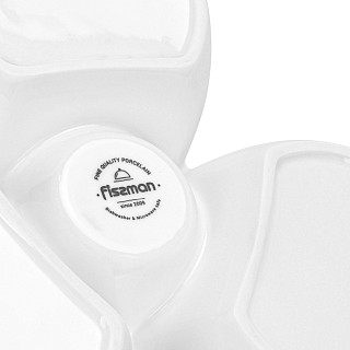 Divided plate 25.7х23.8х5 cm (porcelain)