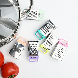 Mini-grater with magnet 7x4 cm (stainless steel)