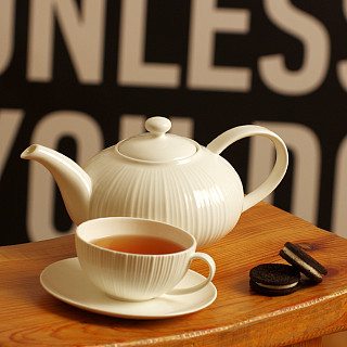 Tea pot ELEGANCE WHITE 1000 ml (porcelain)