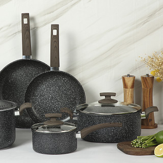 Saucepan  CARRIE 16x7,6сm / 1,4 l with a glass cover