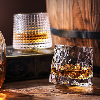 Besisukančios viskio taurės 180 ml / 2 vnt