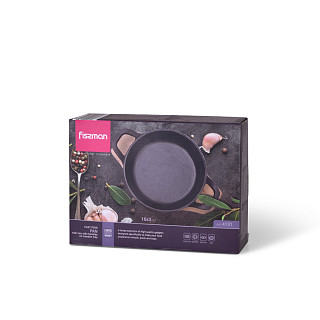 Pan 15x3.9 cm with two side handles on wooden tray (cast iron)